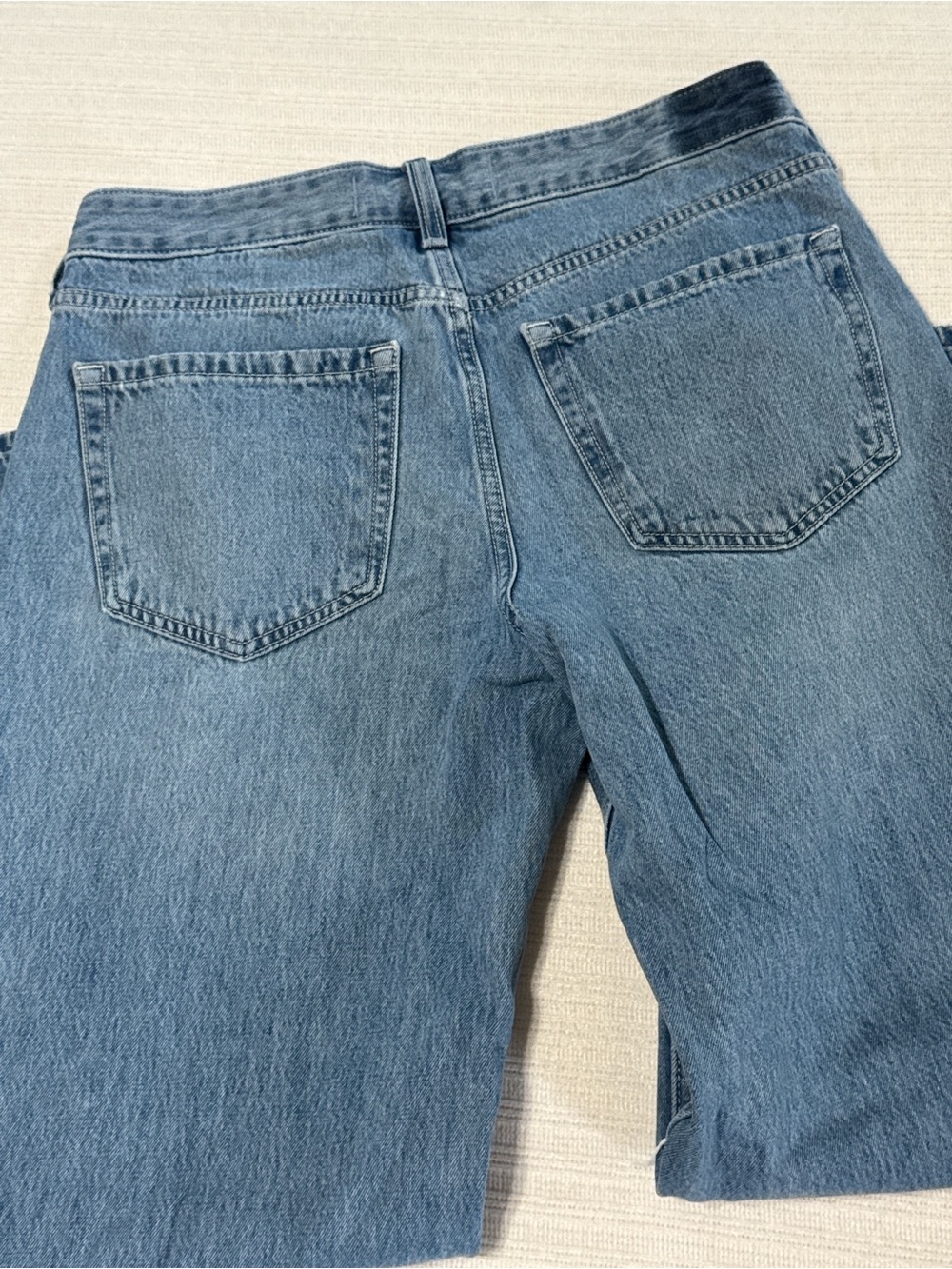 Hollister Jeans / Ripped Knees / 6R w28R - Picture 4 of 4